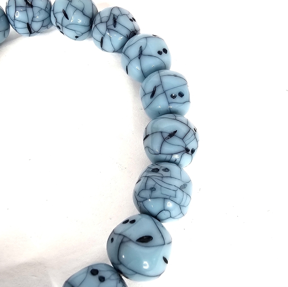 Faux Turquoise Bead Bracelet - Picture 2 of 3